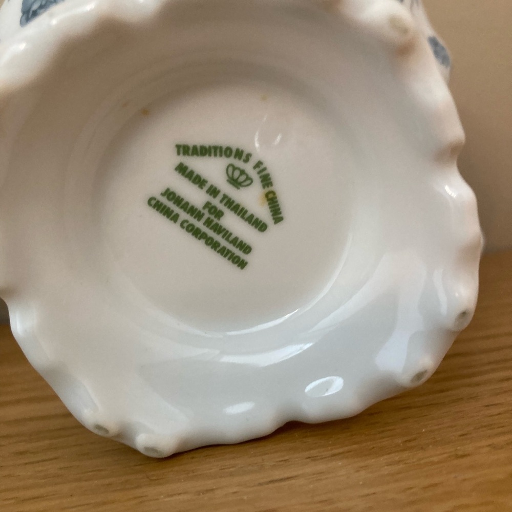 Elegant Floral Sugar and Creamer Set - Picture 4 of 4